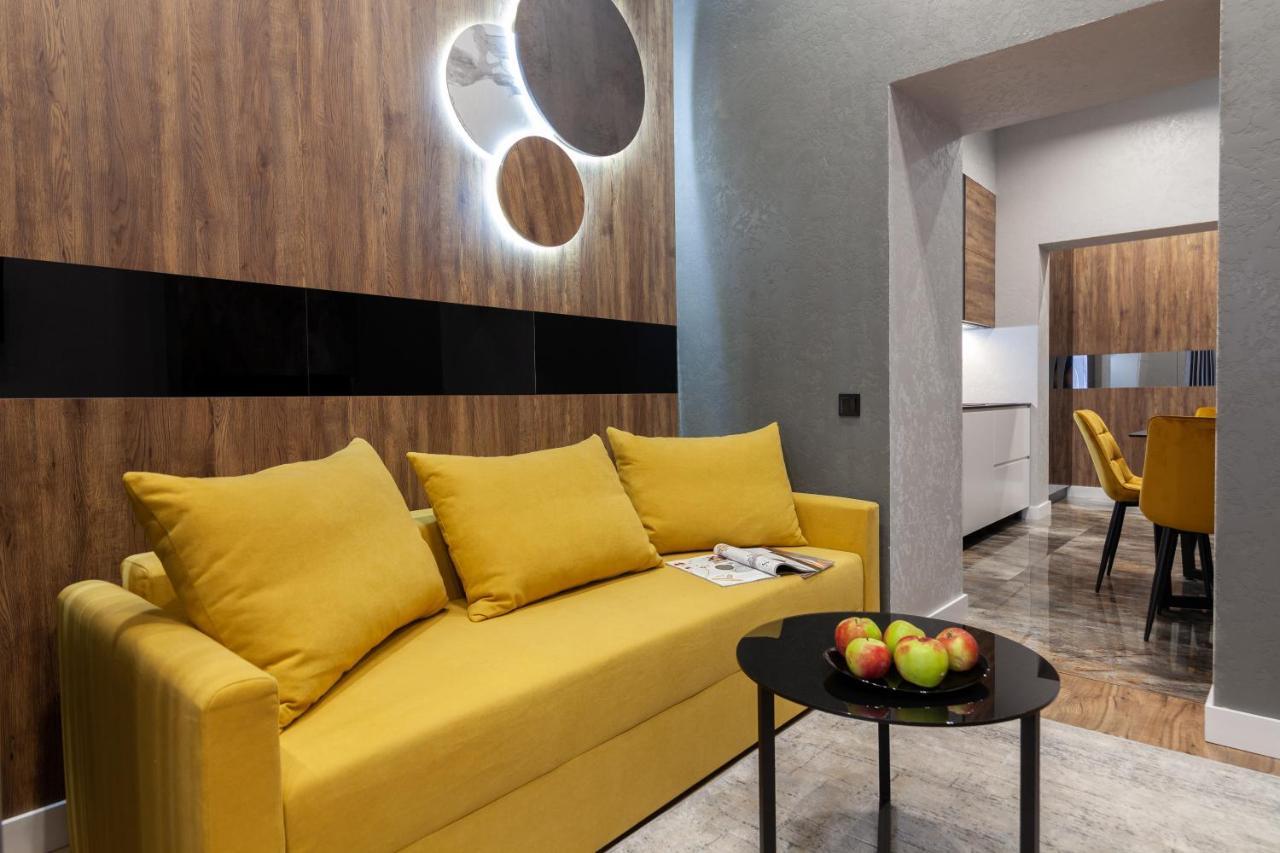 Dream Apartament On Drahomanova Street Leópolis Exterior foto